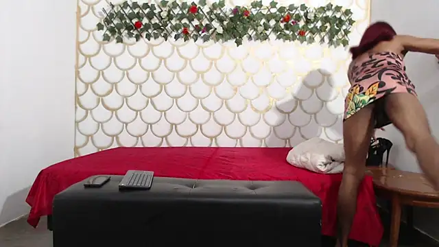 nahomy smiith online show from February 13, 2026, 6:02 am