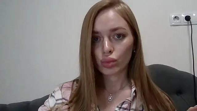 Snapshot of Selynora chatting on March 14, 2026, 9:21 pm Selynora online show from March 14, 2026, 9:21 pm