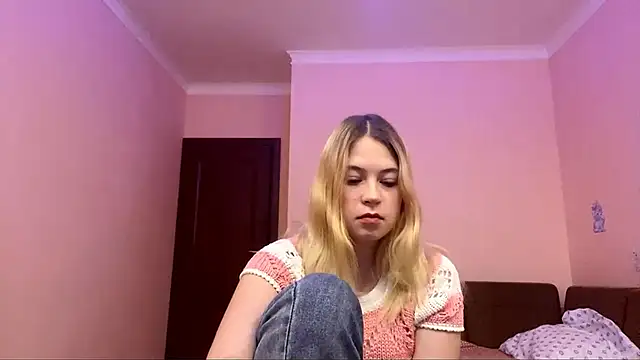 Snapshot of SweetyLolys chatting on October 28, 2025, 4:17 pm SweetyLolys online show from October 28, 2025, 4:17 pm