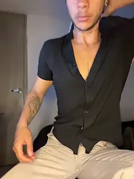 ErosDominant online show from April 12, 2026, 3:32 am