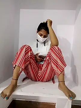 Muskan tomar online show from October 8, 2025, 2:35 am