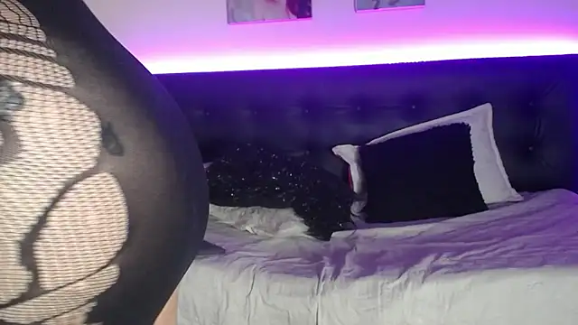 SeleneMore online show from February 15, 2026, 3:22 pm