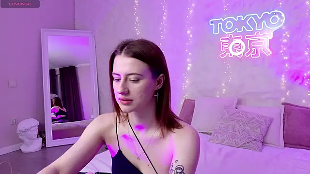 JessiJull online show from October 16, 2025, 5:43 pm