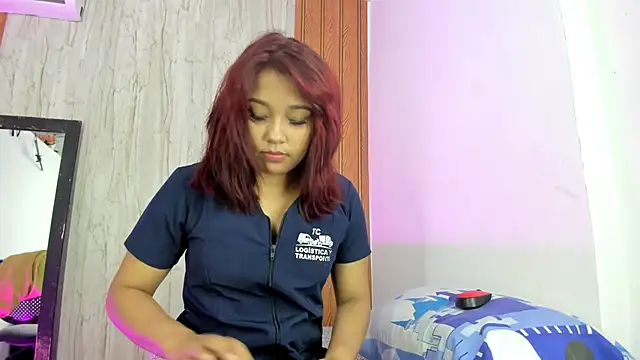 Snapshot of luisabecker_ chatting on November 4, 2025, 1:48 pm luisabecker online show from November 4, 2025, 1:48 pm