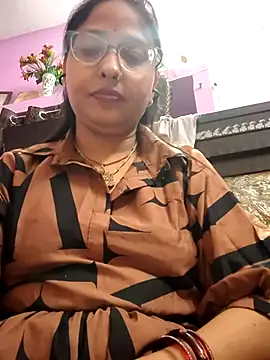 magicgirl6themagician online show from October 6, 2025, 7:03 pm