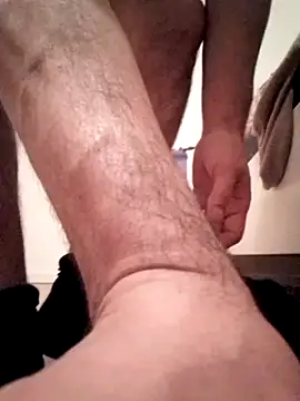 LicensedEnlarger online show from November 30, 2025, 12:44 am