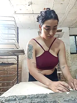 Snapshot of Queen_sofya chatting on October 27, 2025, 8:10 pm Queen sofya online show from October 27, 2025, 8:10 pm