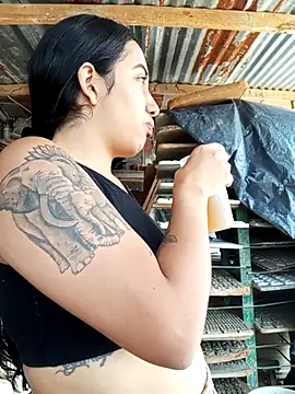 Snapshot of Queen_sofya chatting on October 25, 2025, 5:46 pm Queen sofya online show from October 25, 2025, 5:46 pm