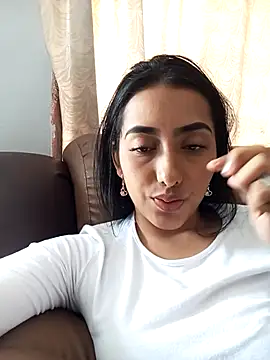 Snapshot of Queen_sofya chatting on October 26, 2025, 5:02 pm Queen sofya online show from October 26, 2025, 5:02 pm