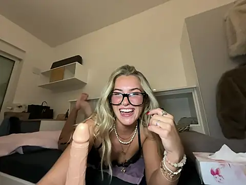 goddesemiiyy online show from January 12, 2026, 6:36 pm