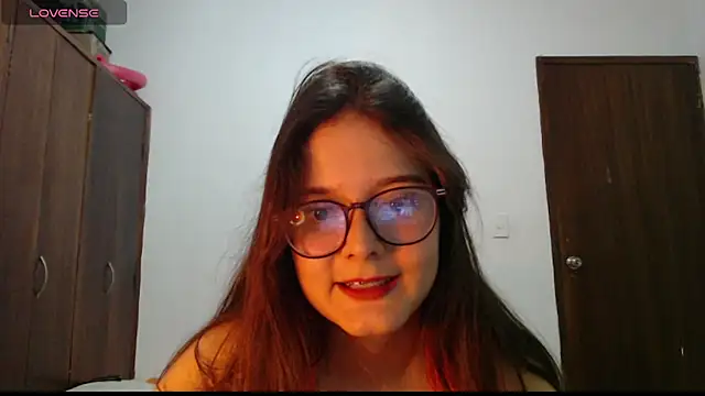 CarlaLorez online show from July 5, 2026, 4:19 am