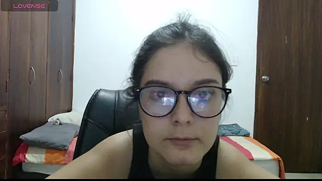 CarlaLorez online show from July 16, 2026, 11:57 pm