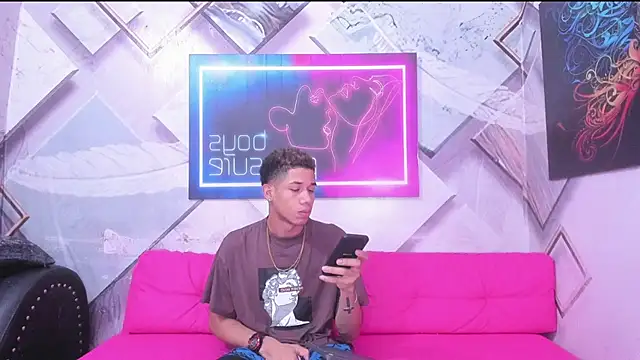 Little nicoll online show from February 7, 2026, 10:18 pm