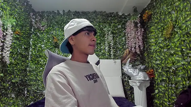 SEBAS LOVER  online show from October 17, 2025, 9:38 pm