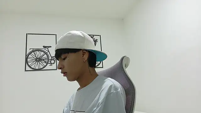 SEBAS LOVER  online show from October 15, 2025, 7:55 pm