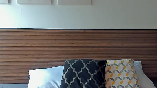 Kitty Bombon online show from October 12, 2025, 8:10 pm