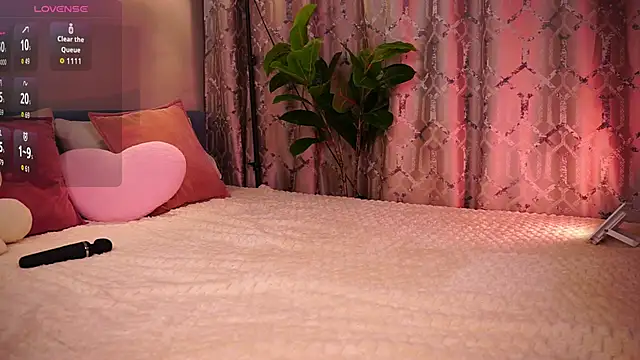 LureOfEva online show from November 3, 2025, 2:09 pm