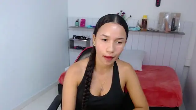 Snapshot of Hillary_Bel chatting on October 8, 2025, 8:53 pm Hillary Bel online show from October 8, 2025, 8:53 pm