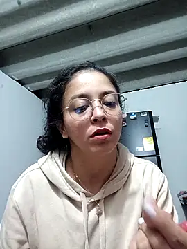 Eloisa smith online show from November 5, 2025, 4:37 am