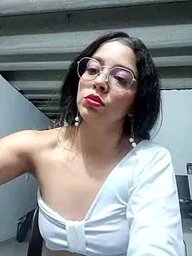 Eloisa smith online show from October 16, 2025, 4:10 am