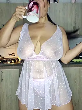 Snapshot of karla-bruni chatting on February 4, 2026, 10:10 am karla-bruni online show from February 4, 2026, 10:10 am