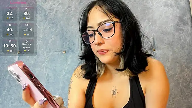 Snapshot of Mythical_Girl chatting on November 24, 2025, 8:09 pm Mythical Girl online show from November 24, 2025, 8:09 pm