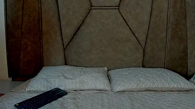 Snapshot of Mythical_Girl chatting on November 26, 2025, 8:09 pm Mythical Girl online show from November 26, 2025, 8:09 pm