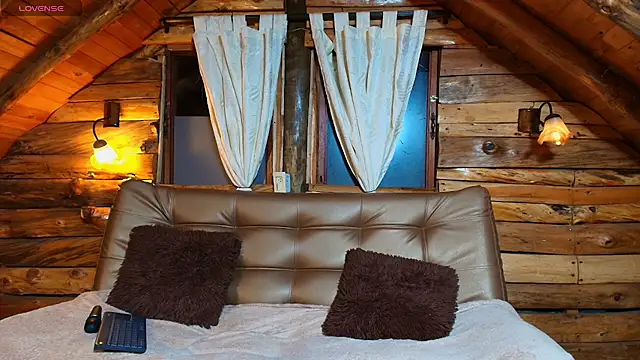 Nordikandclem  online show from November 8, 2025, 1:09 am