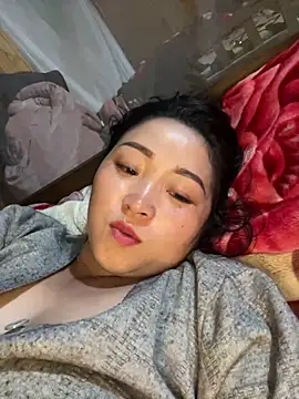 miemie-xx online show from November 3, 2025, 3:04 pm