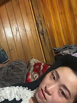 miemie-xx online show from December 5, 2025, 1:43 pm