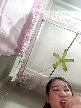 Snapshot of ladzy_sexy chatting on January 16, 2026, 6:23 pm ladzy sexy online show from January 16, 2026, 6:23 pm