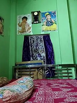 Snapshot of MAGGO-11 chatting on November 5, 2025, 11:24 am MAGGO-11 online show from November 5, 2025, 11:24 am