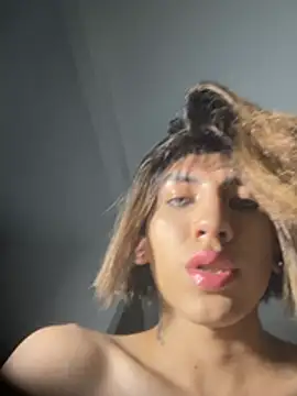 SiaraRealist online show from March 15, 2026, 12:17 am