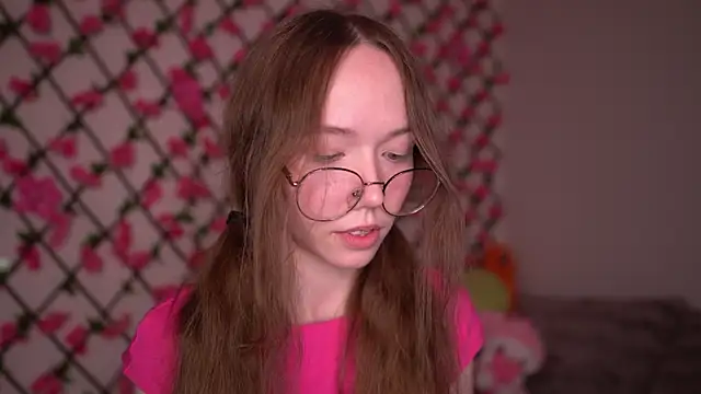 Petite Polly online show from October 15, 2025, 8:17 pm