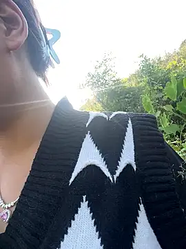 hello-cute online show from November 27, 2025, 1:06 am