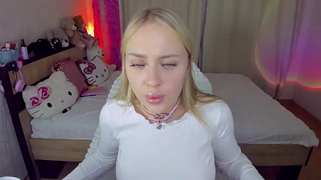 CeaneLino online show from October 16, 2025, 4:48 pm