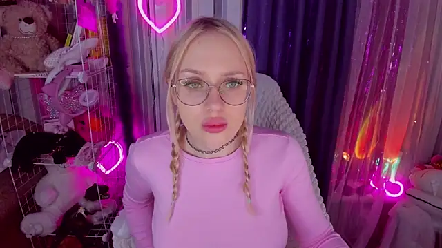 CeaneLino online show from April 5, 2026, 11:39 am