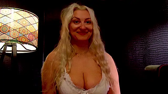 LeticiaReys online show from February 7, 2026, 2:25 pm