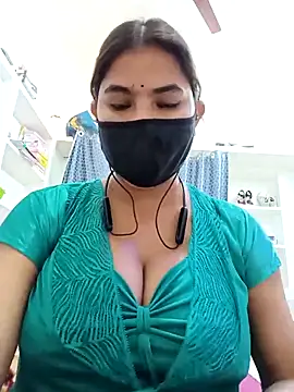 Hot radhaji online show from April 5, 2026, 3:40 pm