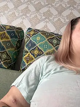 Snapshot of Vita6777 chatting on November 15, 2025, 5:44 am Vita6777 online show from November 15, 2025, 5:44 am