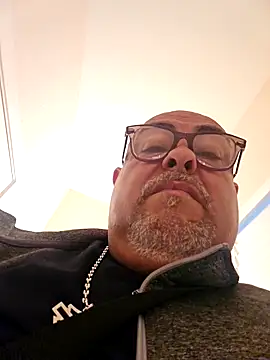 B1GLO online show from February 17, 2026, 11:57 pm