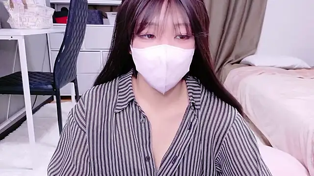 Snapshot of YuKa-zaurusu chatting on November 17, 2025, 6:06 am YuKa-zaurusu online show from November 17, 2025, 6:06 am