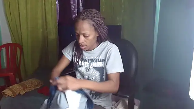 Melani ebony online show from February 10, 2026, 1:21 pm