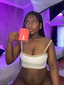 Snapshot of KarinaFlowers_ chatting on May 29, 2026, 12:11 pm KarinaFlowers online show from May 29, 2026, 12:11 pm