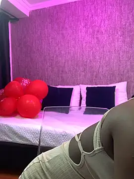 Snapshot of KarinaFlowers_ chatting on February 20, 2026, 12:07 pm KarinaFlowers online show from February 20, 2026, 12:07 pm