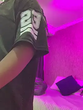 Snapshot of KarinaFlowers_ chatting on February 11, 2026, 12:16 pm KarinaFlowers online show from February 11, 2026, 12:16 pm