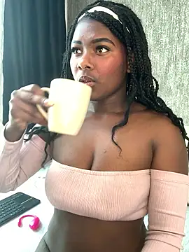 Snapshot of KarinaFlowers_ chatting on January 19, 2026, 12:42 pm KarinaFlowers online show from January 19, 2026, 12:42 pm