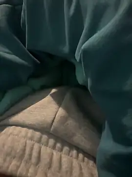 Steven-1989 online show from November 18, 2025, 11:24 am