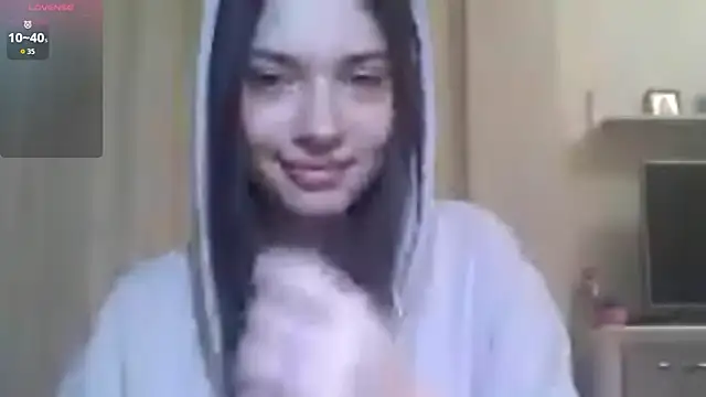 Snapshot of CeyaLier chatting on June 7, 2026, 6:24 pm CeyaLier online show from June 7, 2026, 6:24 pm