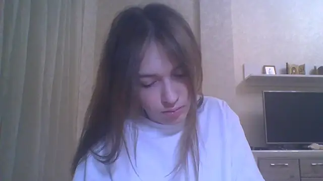 Snapshot of CeyaLier chatting on October 8, 2025, 8:09 pm CeyaLier online show from October 8, 2025, 8:09 pm